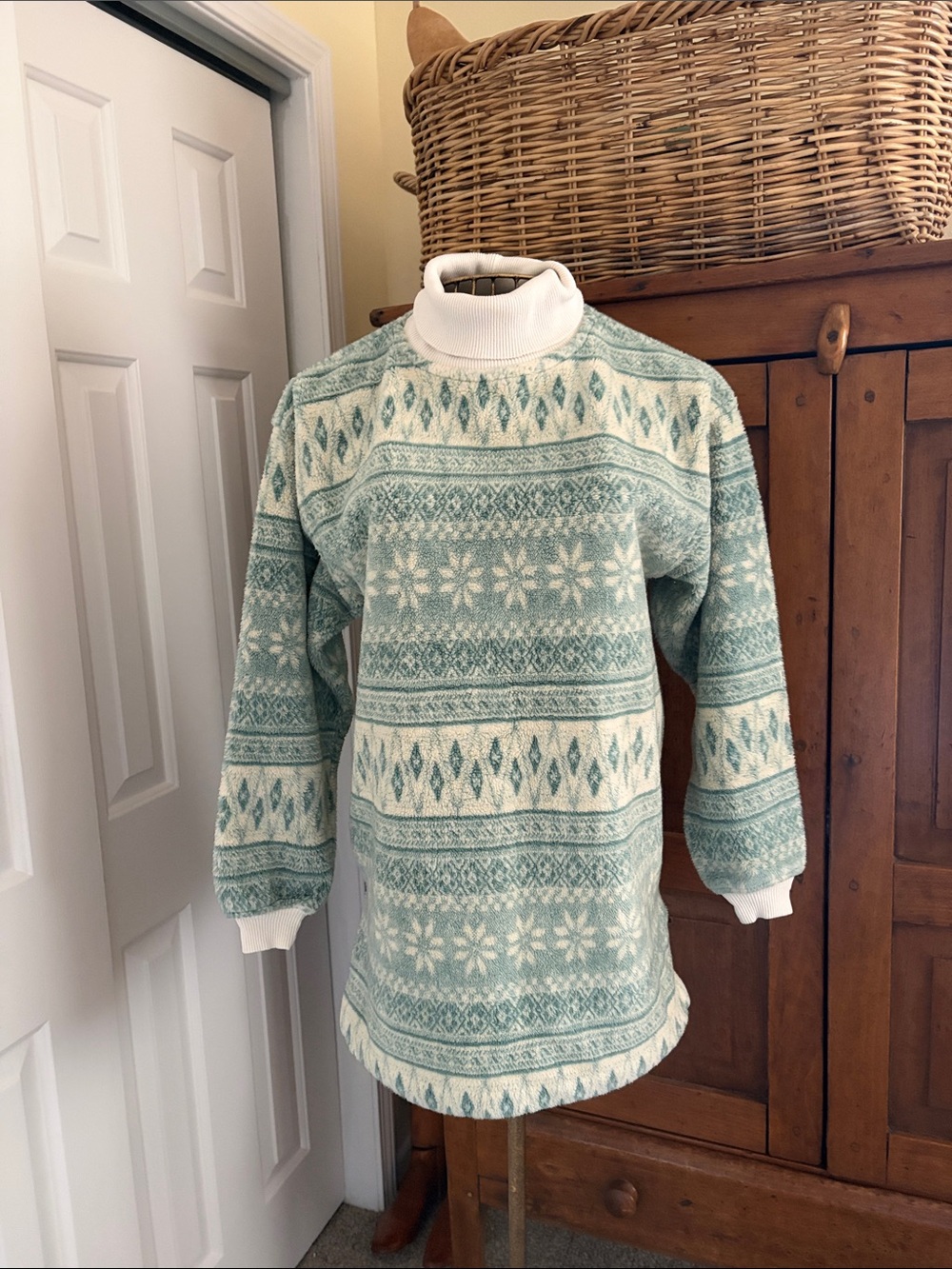 VINTAGE Fair Isle Cream Turtleneck Fleece Sweater